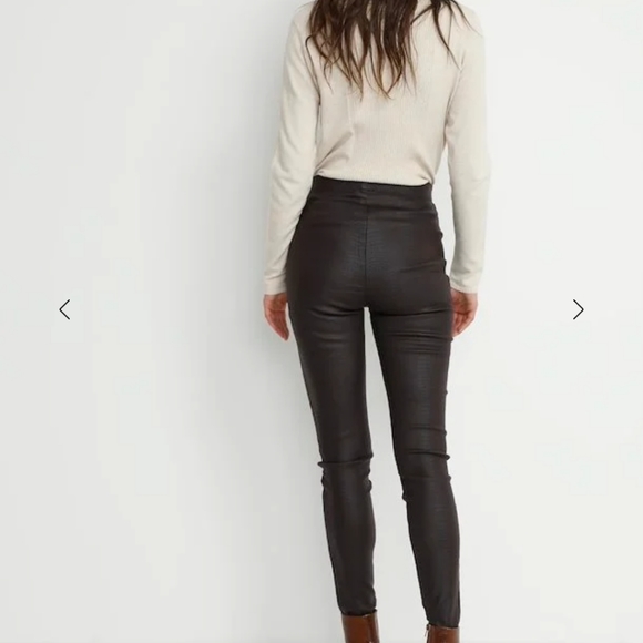 *SOLD* Scandinavian Designer coated leggings - Picture 3 of 13